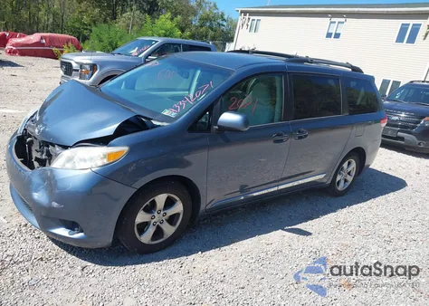 2013 Toyota Sienna Le V6 8 Passenger из США, поврежденный, VIN 5TDKK3DC5DS352230